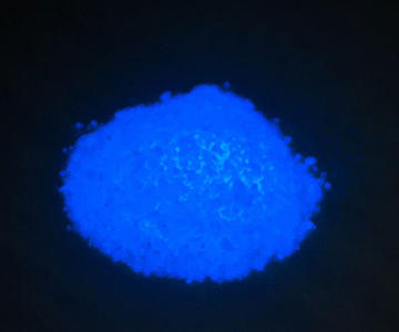 Photo of phosphor emitting blue light