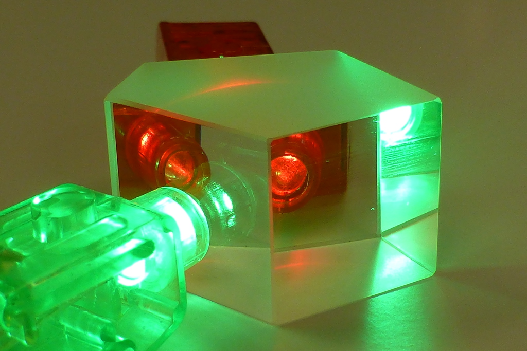 Mirrored images thumbnail