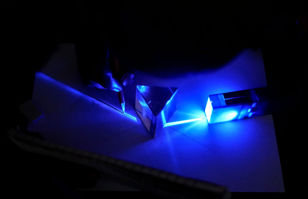 Verifying Snell's Law thumbnail